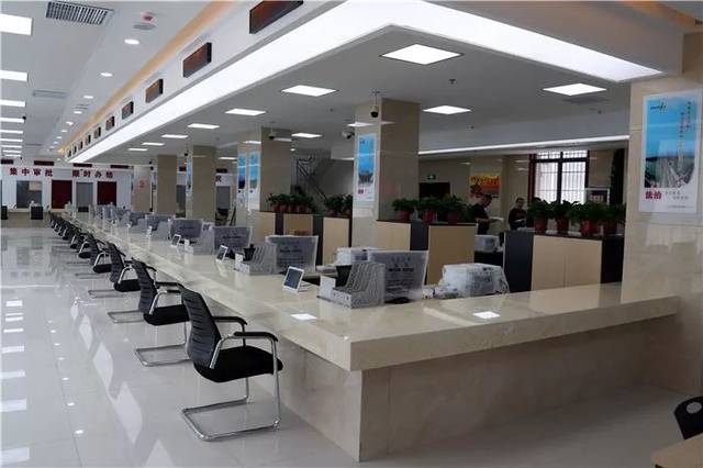 西安市某区政务服务中心工作人员招聘公告